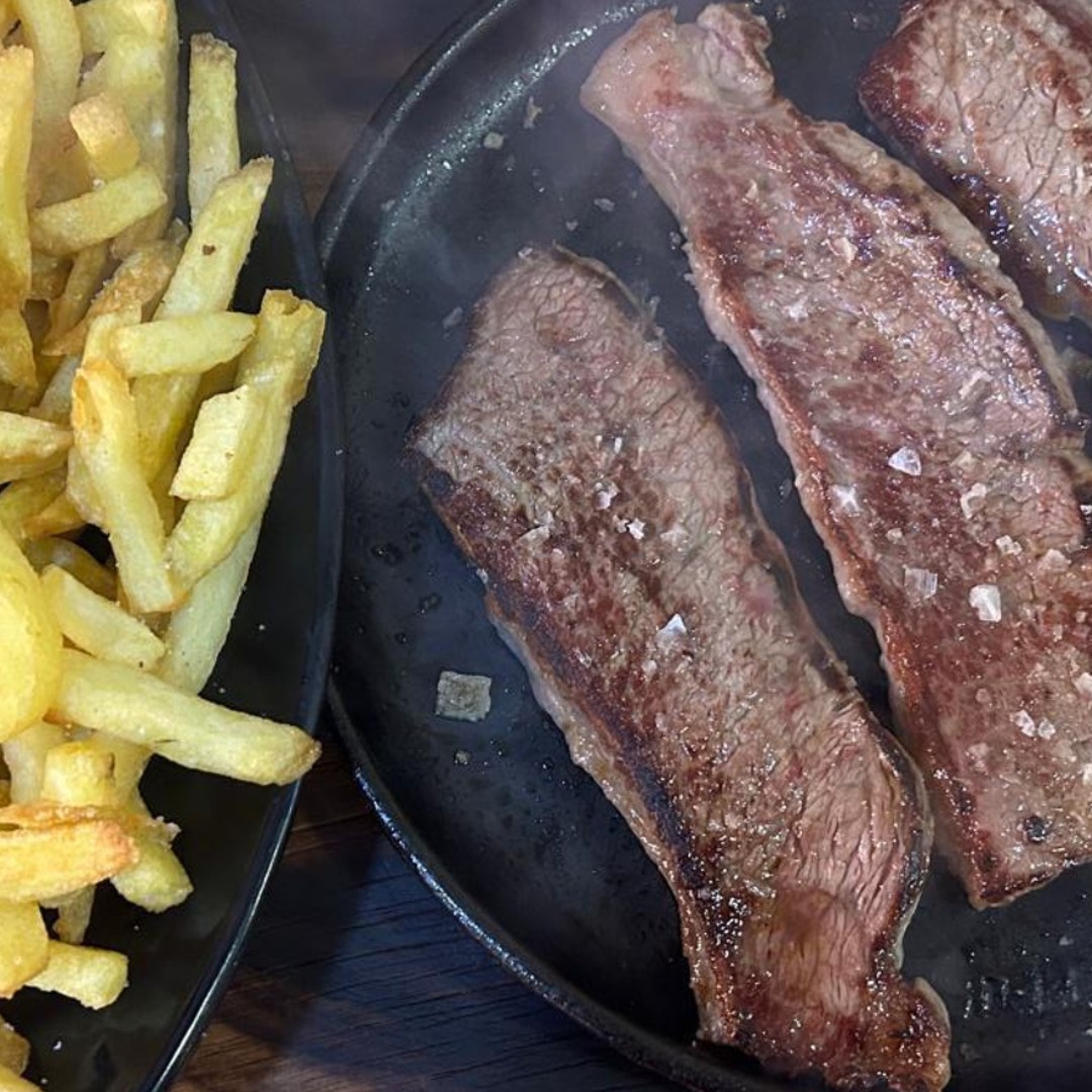 Platos variados en la Pulpería A de María